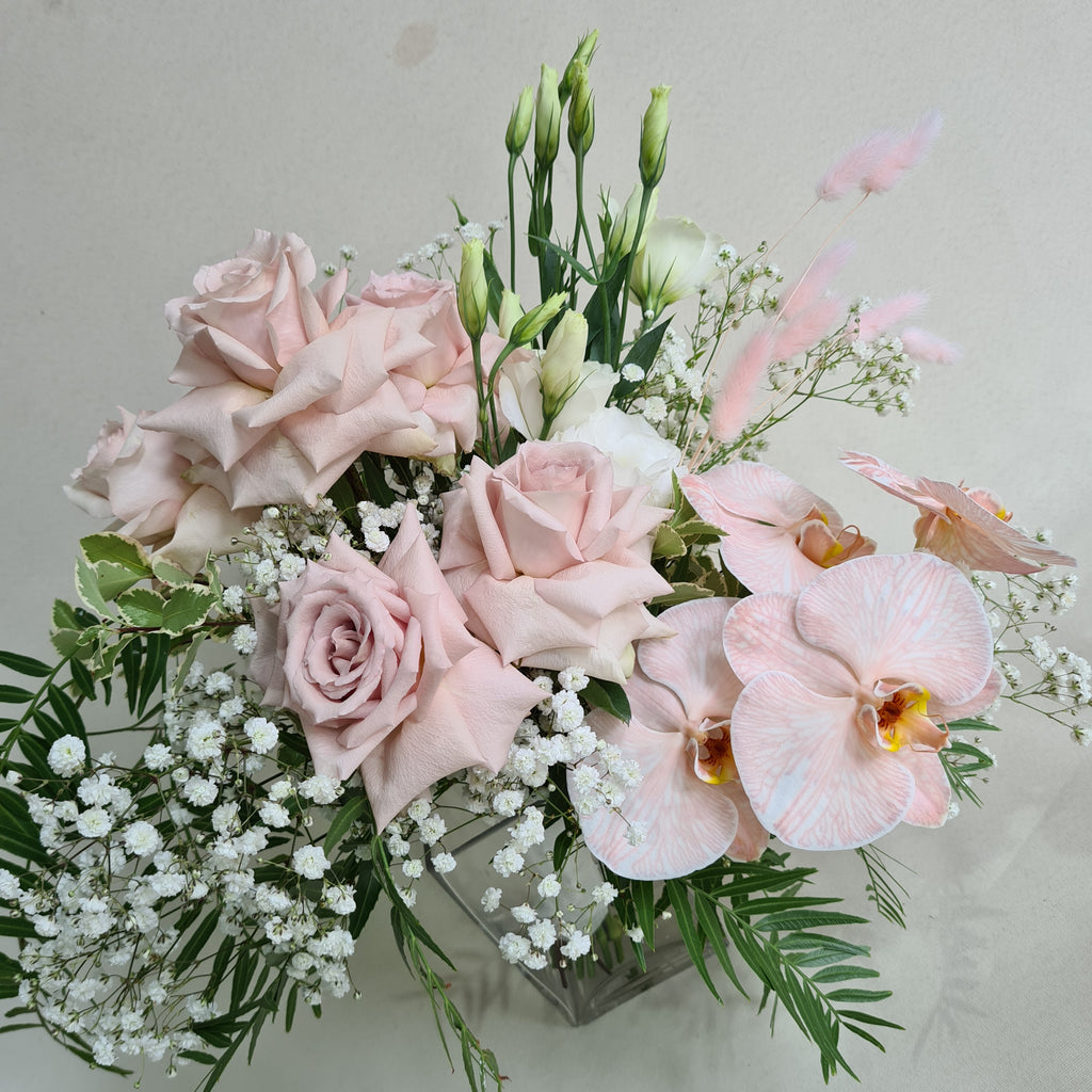 Blush wedding bouquets